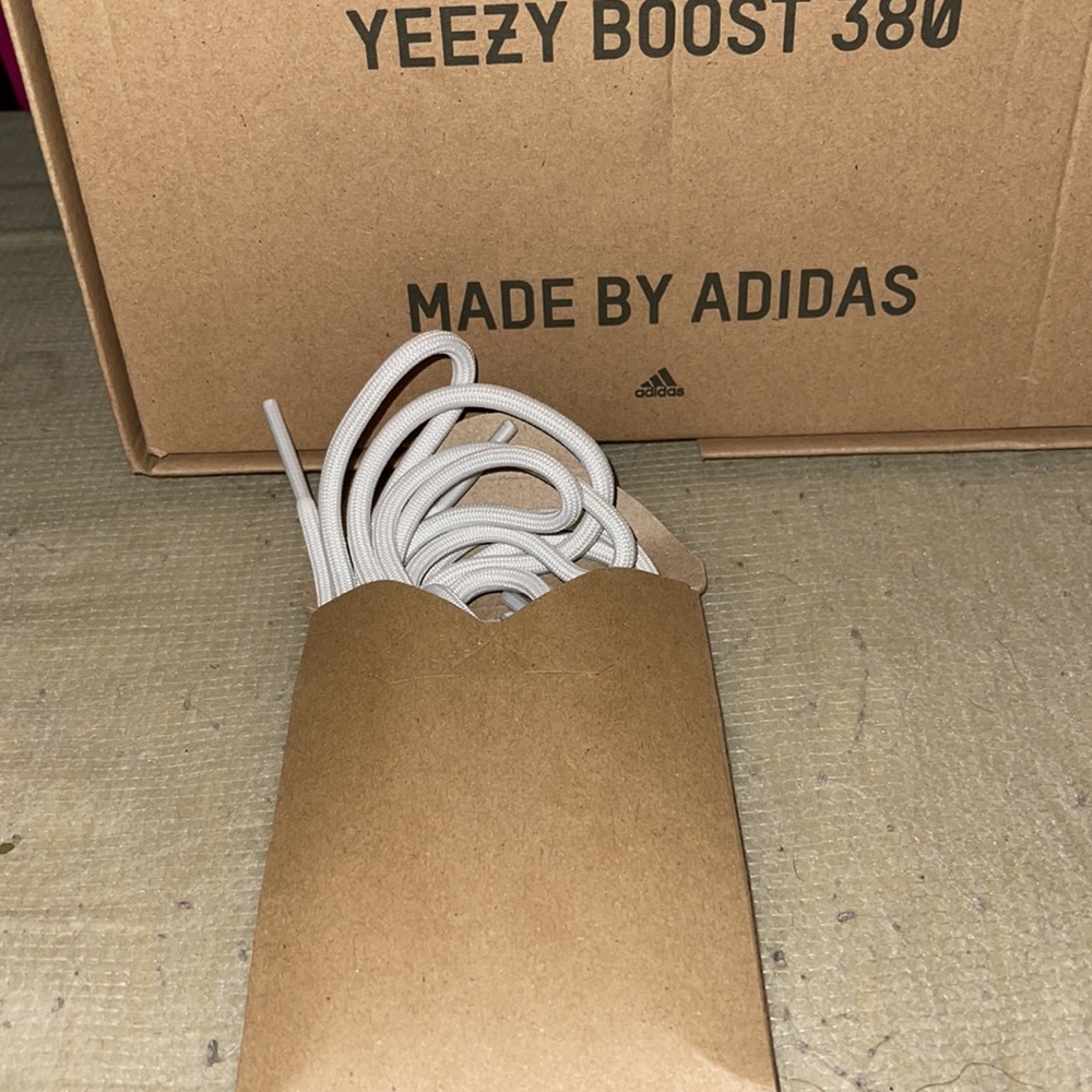 380 Boost Yeezy’s - Picture 6 of 7